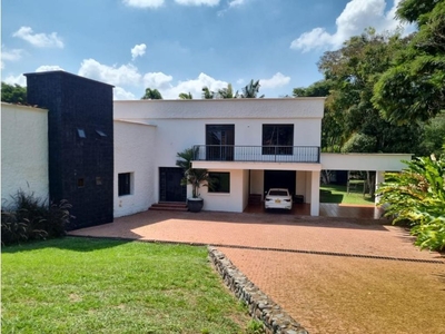 Casa de campo de alto standing de 4 dormitorios en venta Pereira, Colombia