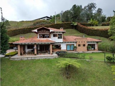 Casa de campo de alto standing de 5 dormitorios en venta Envigado, Departamento de Antioquia