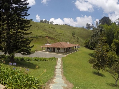 Casa de campo de alto standing de 5 dormitorios en venta Marinilla, Colombia