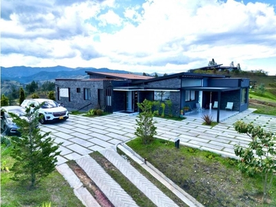 Casa de campo de alto standing de 5 dormitorios en venta Retiro, Departamento de Antioquia