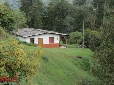 Casa de campo de alto standing de 6 dormitorios en venta El Peñol, Departamento de Antioquia