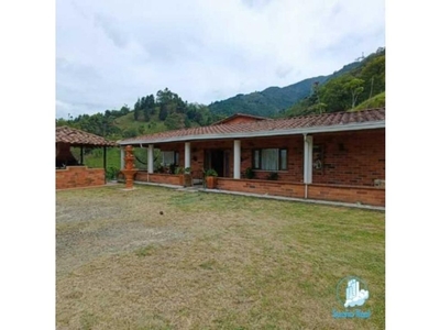 Casa de campo de alto standing de 6 dormitorios en venta La Estrella, Departamento de Antioquia