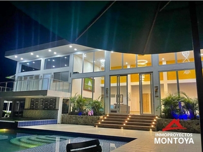 Casa de campo de alto standing de 6 dormitorios en venta Santa Rosa de Cabal, Colombia