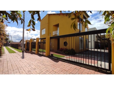 Casa de campo de alto standing de 6 dormitorios en venta Tabio, Cundinamarca