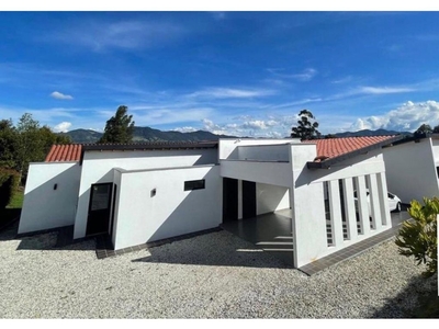 Casa de campo de alto standing de 6111 m2 en venta La Ceja, Departamento de Antioquia