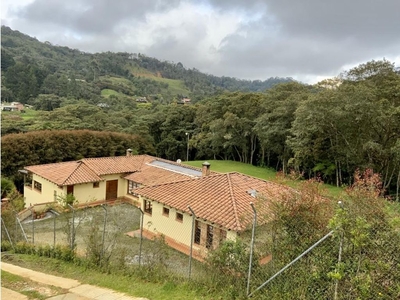 Casa de campo de alto standing de 6400 m2 en venta Envigado, Departamento de Antioquia