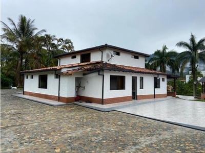 Casa de campo de alto standing de 8 dormitorios en venta Barbosa, Departamento de Antioquia