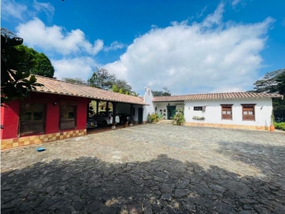 Cortijo de alto standing de 10000 m2 en venta La Ceja, Colombia