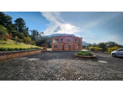 Cortijo de alto standing de 13500 m2 en venta La Ceja, Departamento de Antioquia