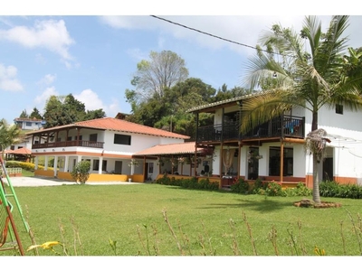 Cortijo de alto standing de 6400 m2 en venta Guarne, Colombia