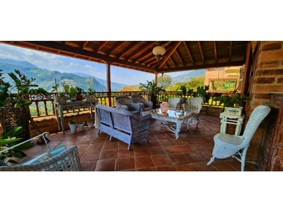 Hotel de lujo de 3067 m2 en venta Girardota, Departamento de Antioquia
