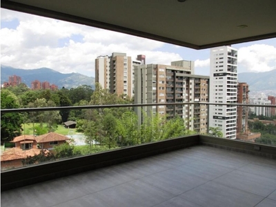 Piso de alto standing de 220 m2 en alquiler en Medellín, Departamento de Antioquia