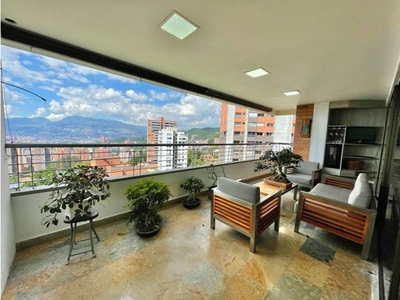 Piso exclusivo de 245 m2 en alquiler en Medellín, Departamento de Antioquia