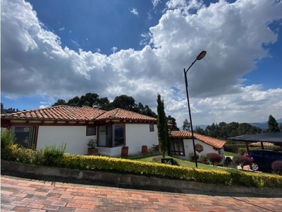 Vivienda de alto standing de 1800 m2 en venta Chía, Colombia