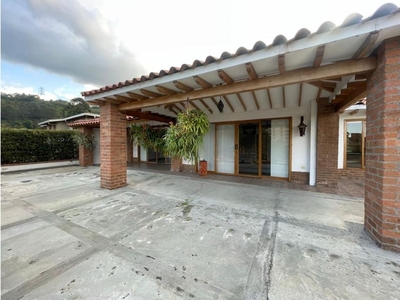 Vivienda de alto standing de 420 m2 en alquiler Envigado, Colombia