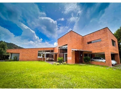 Vivienda exclusiva de 1000 m2 en venta Envigado, Departamento de Antioquia