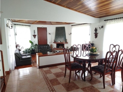 Vivienda exclusiva de 1200 m2 en venta Villamaría, Colombia