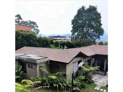 Vivienda exclusiva de 2338 m2 en venta Envigado, Departamento de Antioquia
