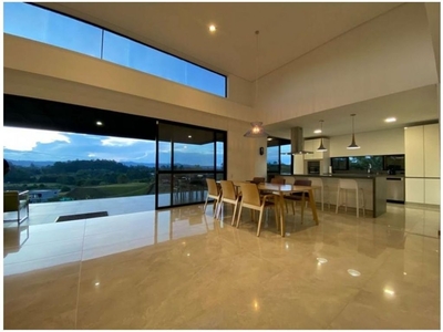 Vivienda exclusiva de 2975 m2 en venta La Ceja, Departamento de Antioquia