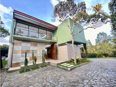Vivienda exclusiva de 3900 m2 en venta Medellín, Departamento de Antioquia