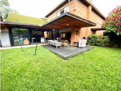 Vivienda exclusiva de 450 m2 en alquiler Envigado, Colombia