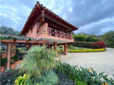 Vivienda exclusiva de 6400 m2 en venta Retiro, Colombia