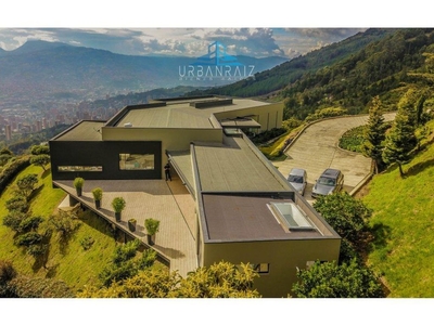 Casa de campo de alto standing de 3800 m2 en venta Medellín, Colombia