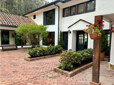 Vivienda exclusiva de 1920 m2 en venta Santafe de Bogotá, Bogotá D.C.