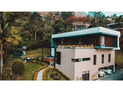 Vivienda exclusiva de 2500 m2 en alquiler Envigado, Departamento de Antioquia