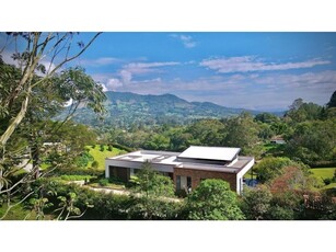 Casa de campo de alto standing de 4 dormitorios en venta La Ceja, Colombia