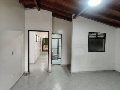 Casa en renta en Niquia, Bello, Antioquia | 100 m2 terreno y 100 m2 construcción
