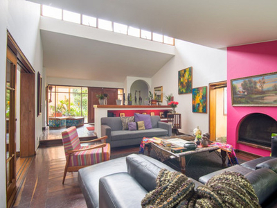 Casa En Arriendo/venta En Bogotá Calatrava. Cod 3475