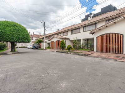 Casa En Venta En Bogotá Cedritos. Cod 8171