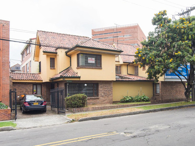 Casa En Arriendo/venta En Bogotá Santa Barbara Central. Cod 1985
