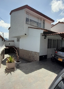 Prado Veraniego Sur, Diagonal 128