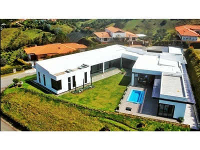 Casa de campo de alto standing de 3 dormitorios en venta Retiro, Colombia