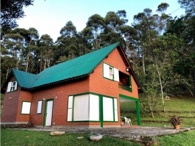 Casa de campo de alto standing de 2 dormitorios en venta La Ceja, Departamento de Antioquia