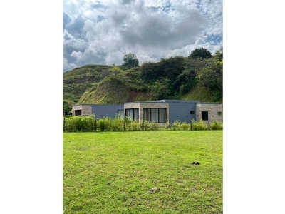 Casa de campo de alto standing de 2600 m2 en venta San Jerónimo, Colombia