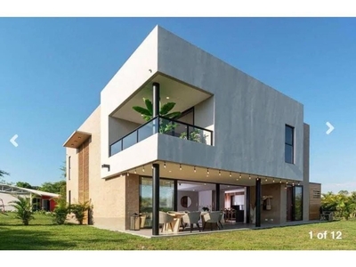 Casa de campo de alto standing de 302 m2 en venta Cali, Colombia