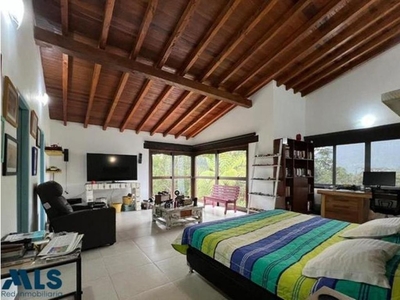 Casa de campo de alto standing de 5 dormitorios en venta Retiro, Colombia