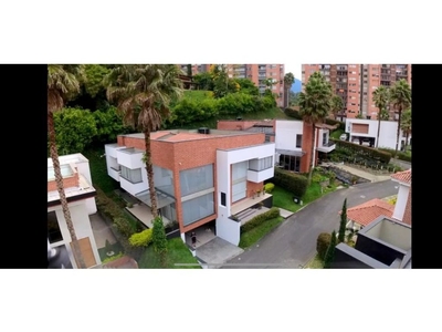 Casa de campo de alto standing de 528 m2 en venta Sabaneta, Colombia
