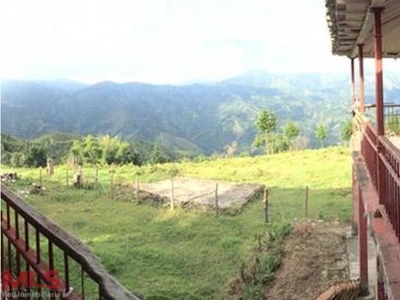 Casa de campo de alto standing de 8 dormitorios en venta Santa Bárbara, Departamento de Antioquia