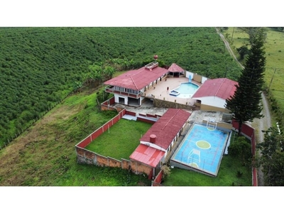 Casa de campo de alto standing de 8500 m2 en venta Armenia, Colombia