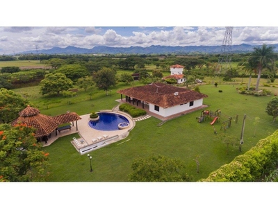 Cortijo de alto standing de 20800 m2 en venta La Victoria, Colombia