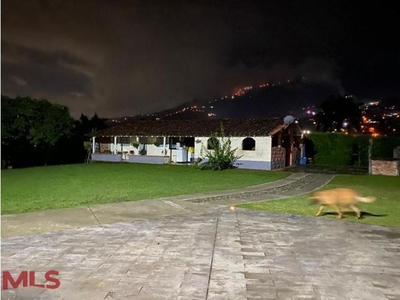 Exclusiva casa de campo en venta Girardota, Colombia