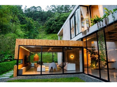 Vivienda exclusiva de 1790 m2 en venta Envigado, Departamento de Antioquia