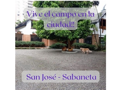 Vivienda exclusiva de 2000 m2 en venta Sabaneta, Departamento de Antioquia
