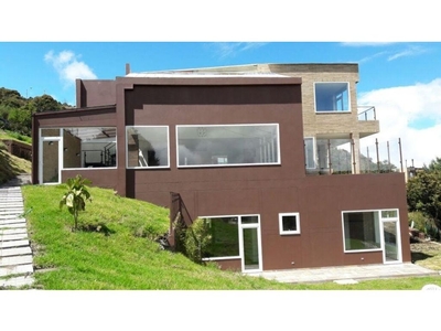 Vivienda exclusiva de 1398 m2 en venta La Calera, Cundinamarca