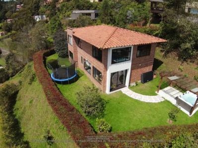 Casa en venta en Loma del Escobero, Medellín, Antioquia