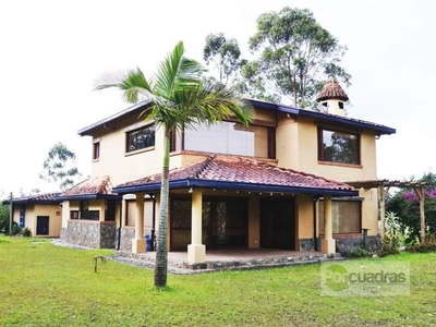 Villa / Chalet de 479 m2 en venta en Rionegro, Colombia